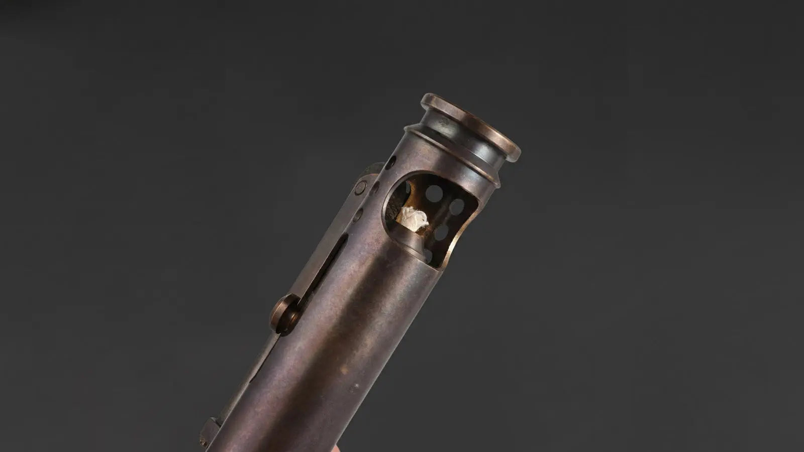 Trench lighter guide explaining refillable fluid lighters and everyday carry use