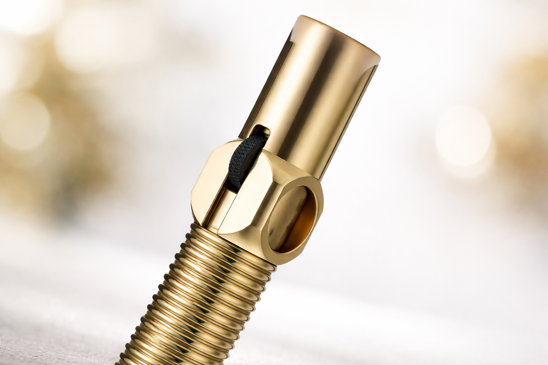 Mechanical trench lighter with big screw body and piston pull design