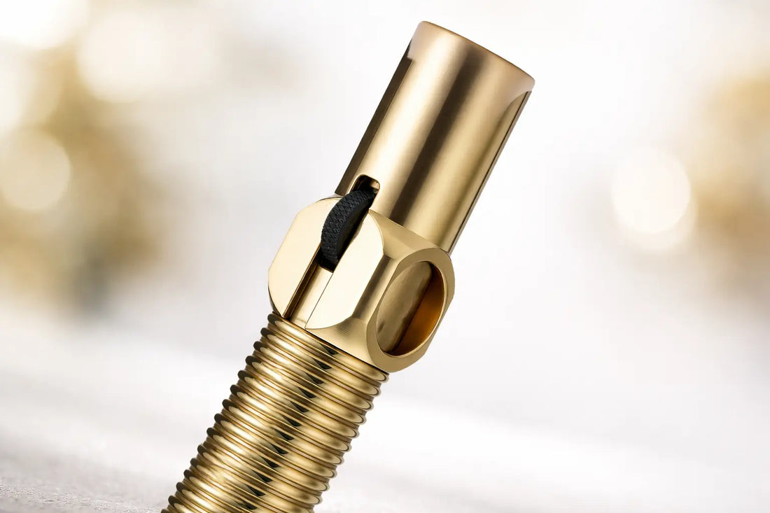Mechanical trench lighter with big screw body and piston pull design