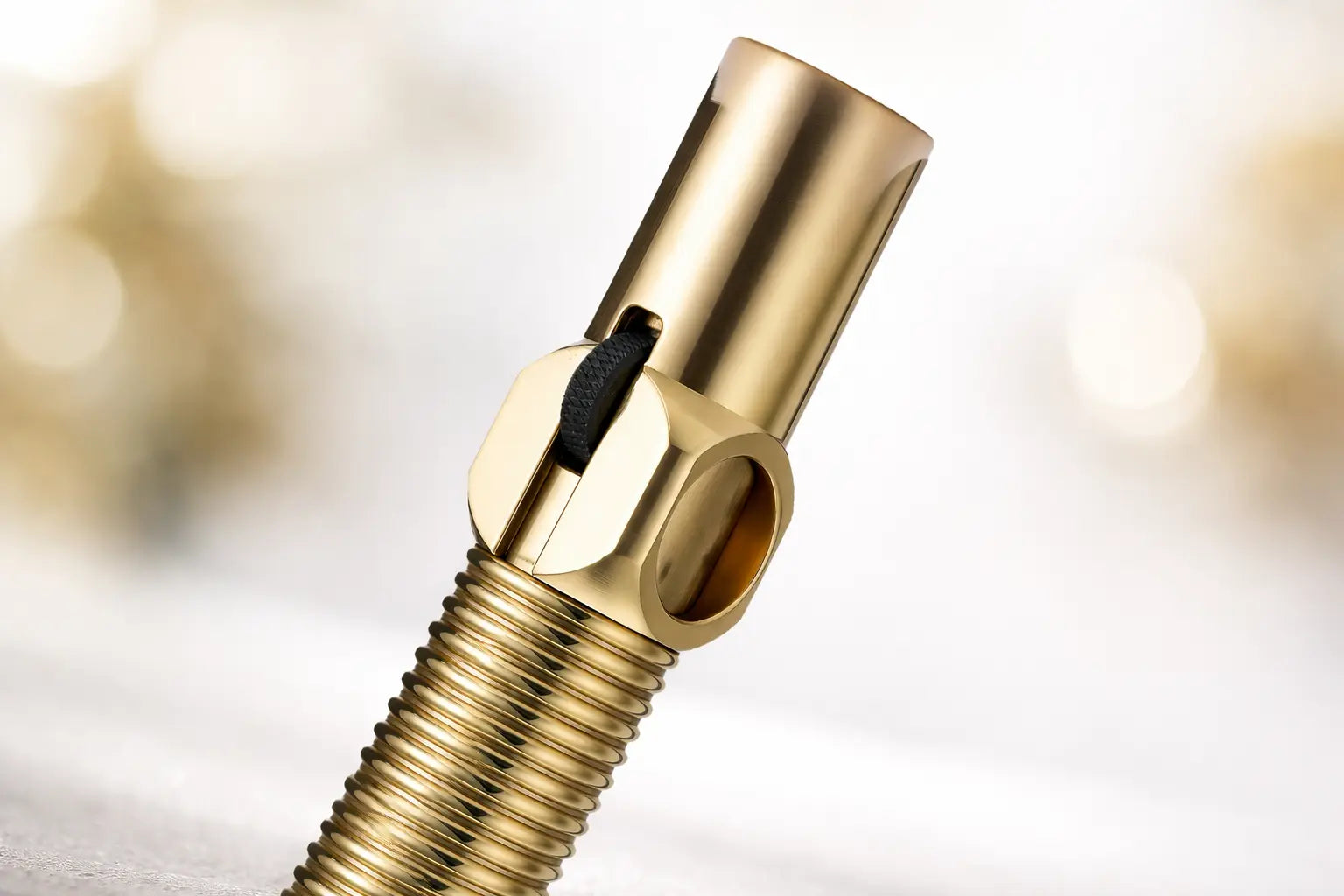 Mechanical trench lighter with big screw body and piston pull design