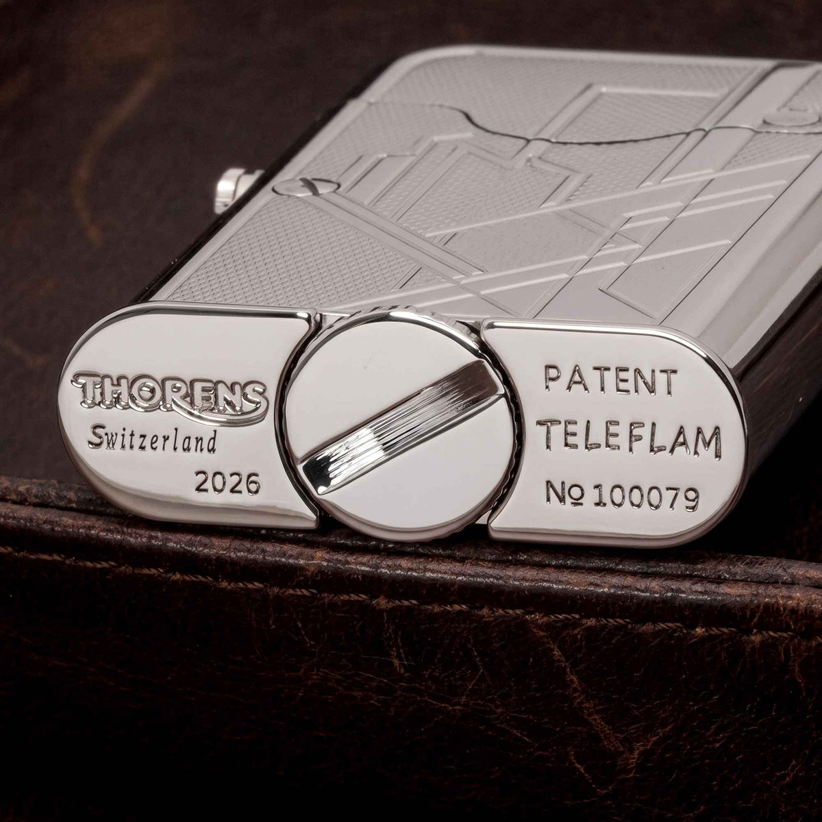 THORENS Gen 7 - Single Claw - TELEFLAM - Silver Metropolis lighter with Art Deco geometric engravings and a precision mechanical ignition.