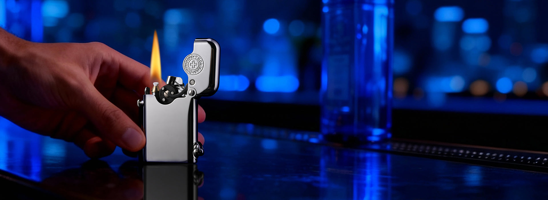 Gen 1 - Single Claw - Glossy with Brand Emblem - Silver
