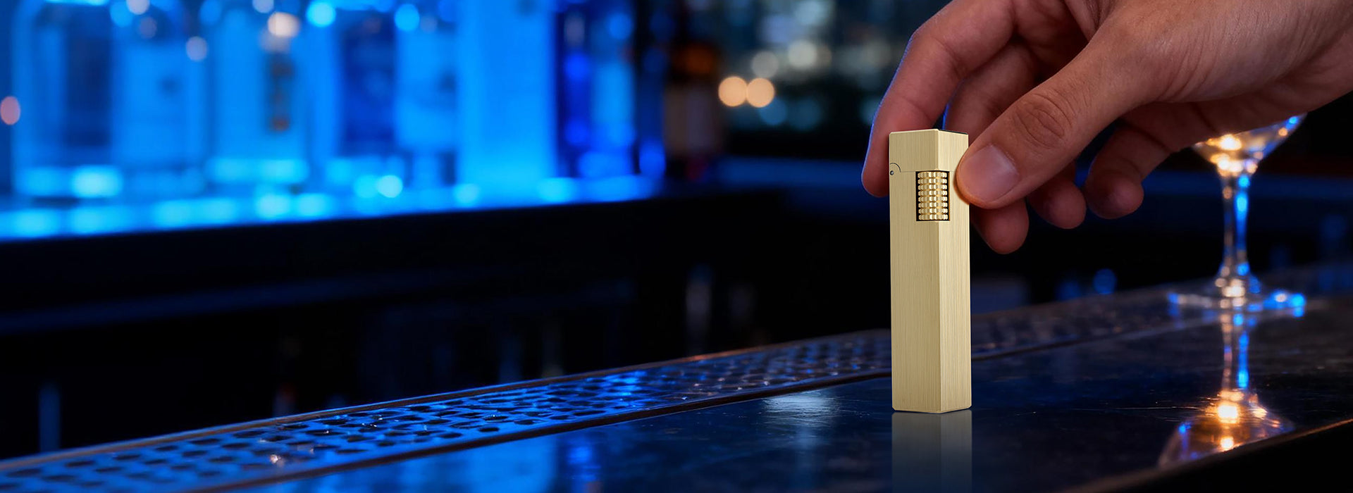 THORENS briquet à kérosène à colonne carrée européenne Personnalité créative Roue coulissante latérale en laiton haut de gamme Poulie étroite compacte et portable 